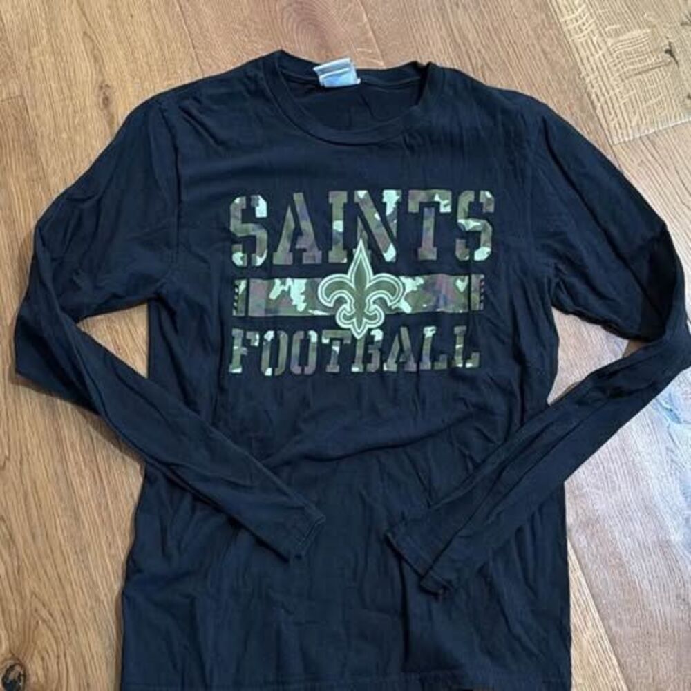 New Orleans Saints Long Sleeve T-Shirt Women’s Small – NFL Football Camo